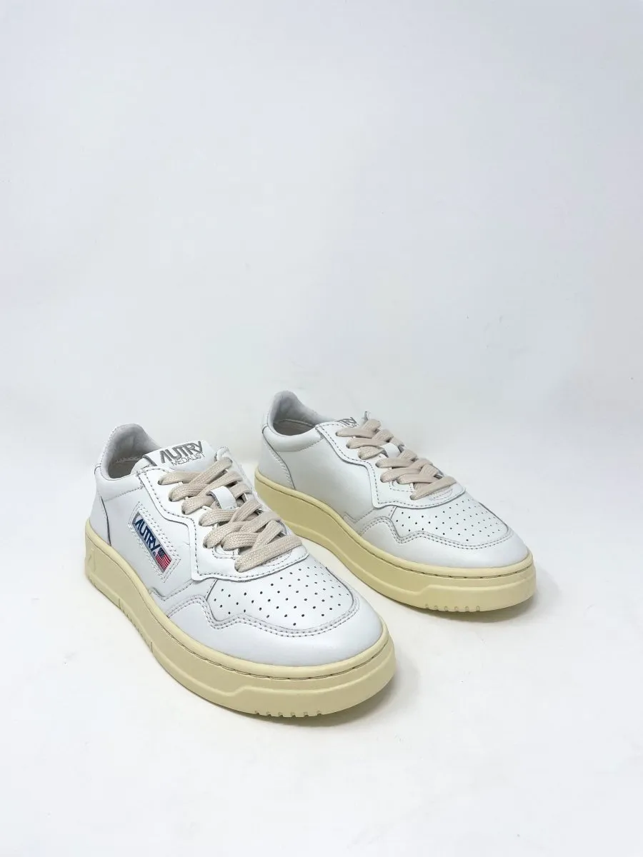 Medalist Low Sneakers in Leather White