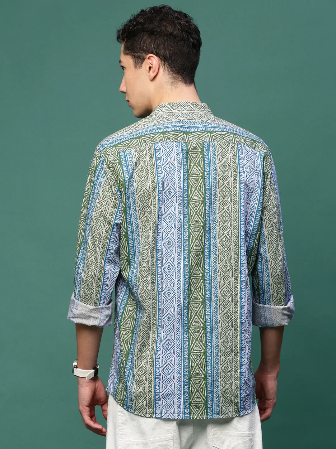 Men Blue Geometric Slim Fit Striped Shirt