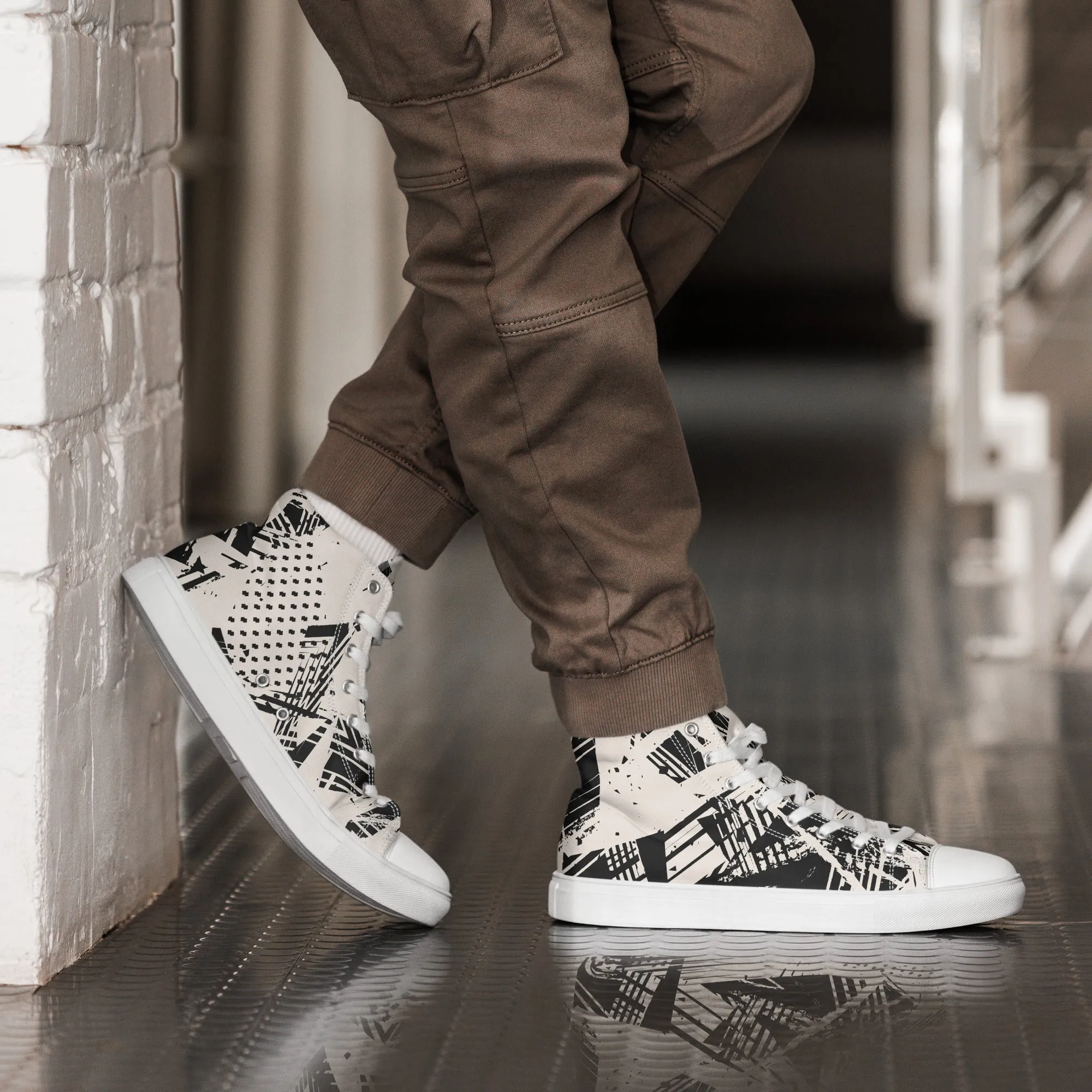 Men’s high top canvas shoes