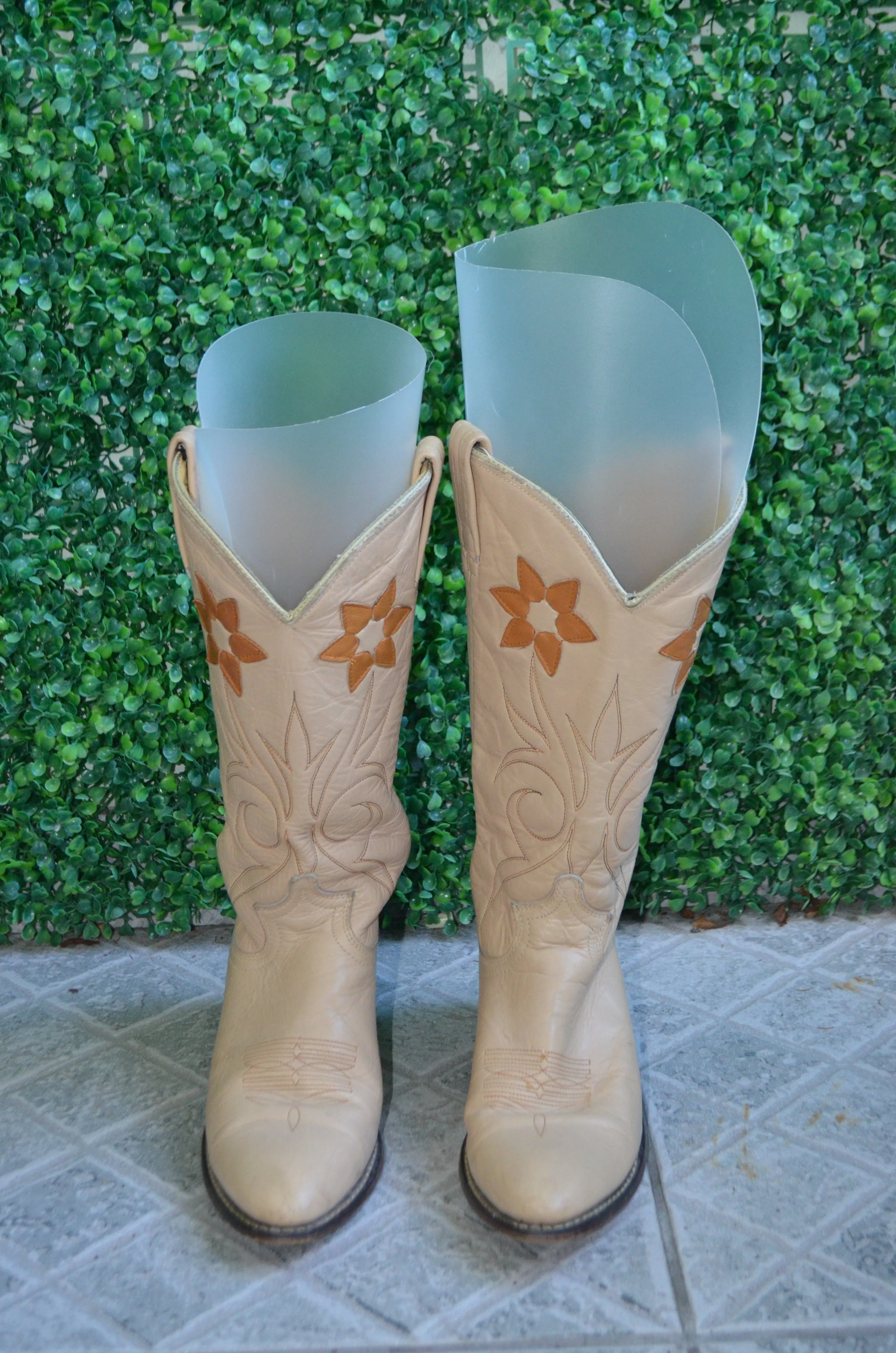 Vintage ACME Leather Beige Cowboy Boots genuine womens Rodeo Western size 8