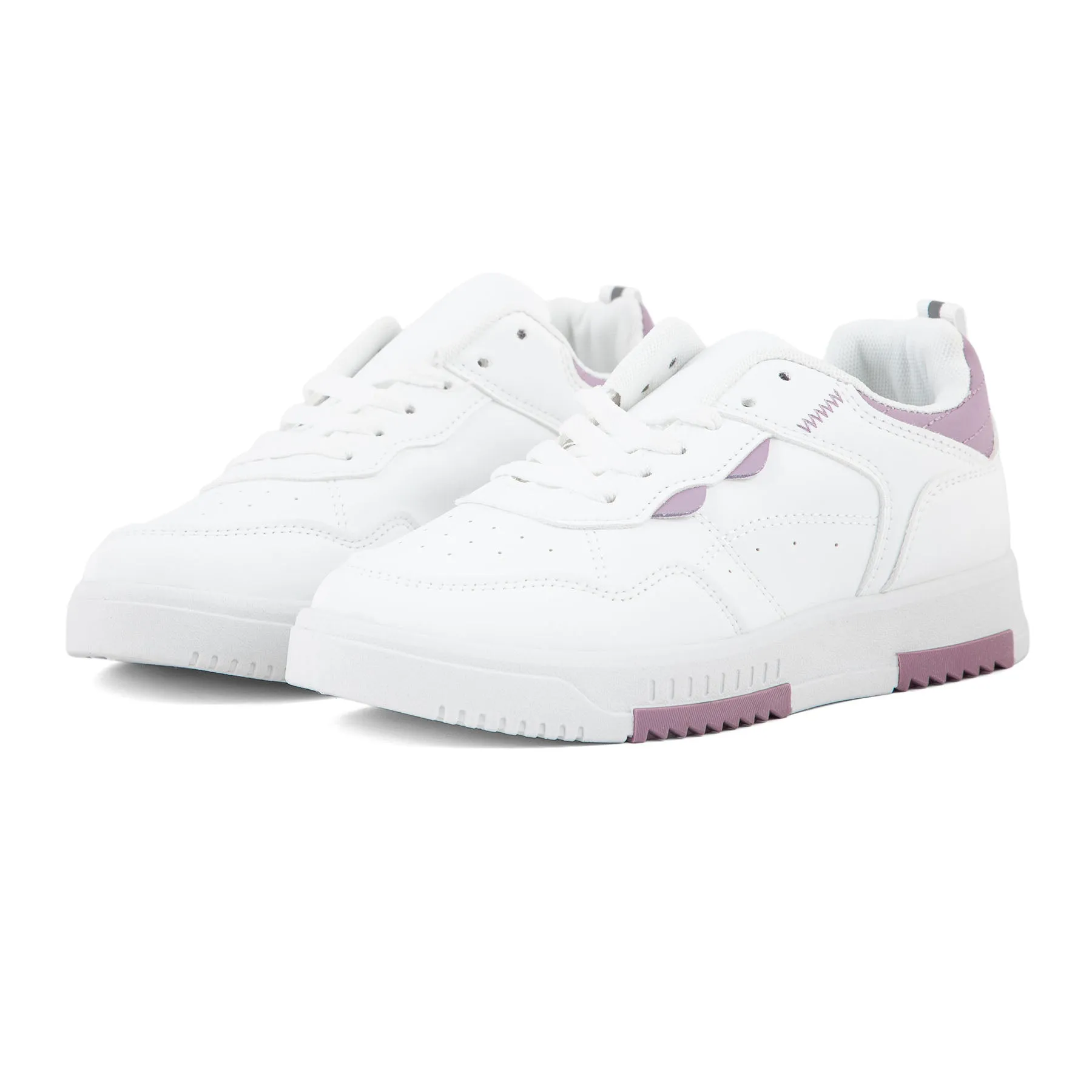 Women's White Sneaker AT7389